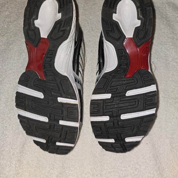 Champion Men's White Athletic Shoes NWOT never worn - Picture 2 of 6